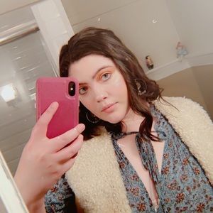 Meet your Posher, Isa